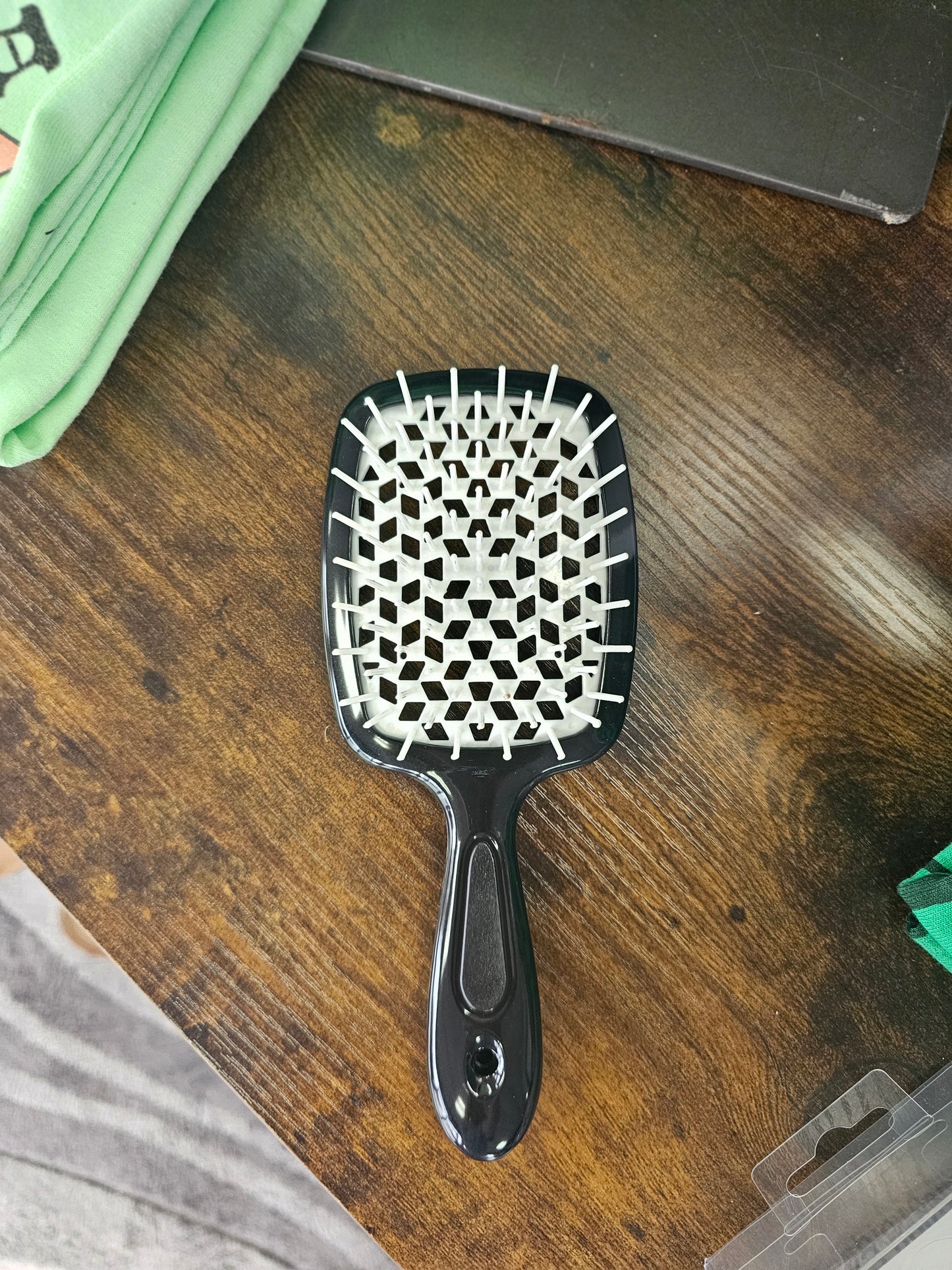 TIK TOK DETANGLING HAIR MASSAGE COMB BRUSH