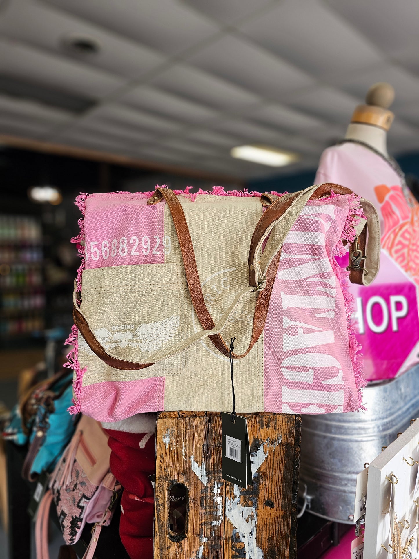 Queen Creek Weekender Bag in Pink