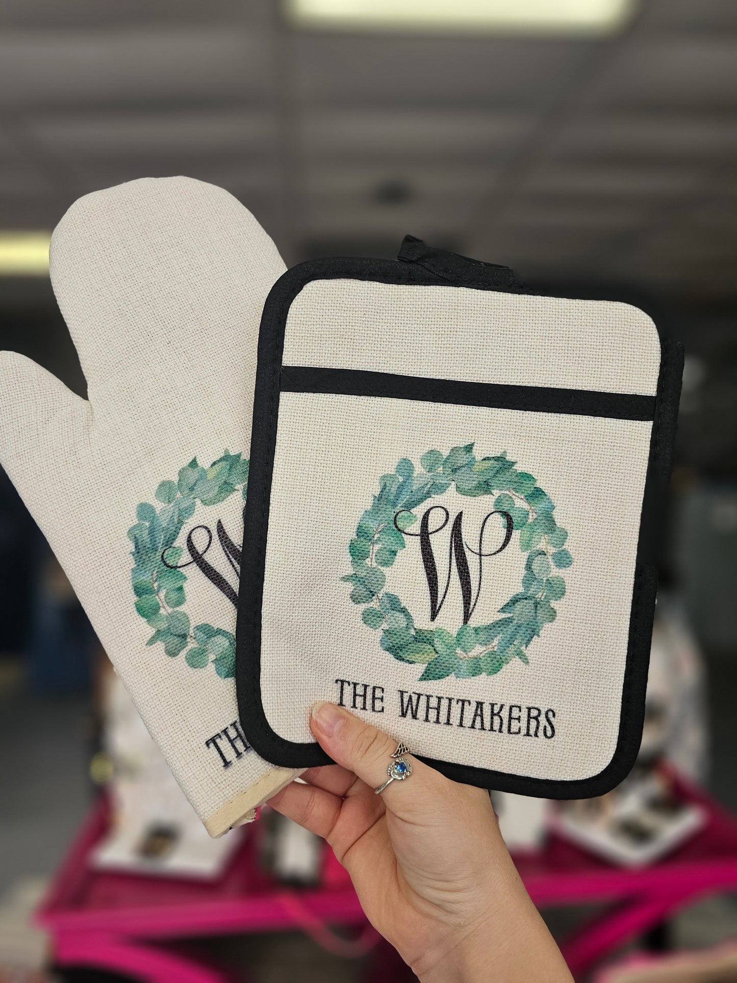 The Whitakers Oven Mitt & Pot Holder