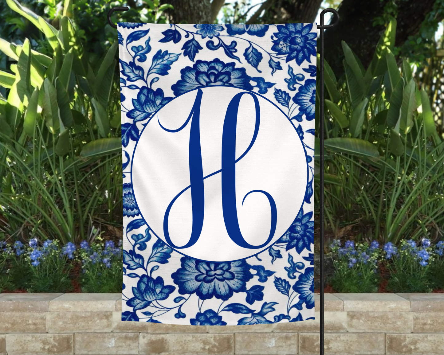 CHINOISERIE MONOGRAM GARDEN FLAG